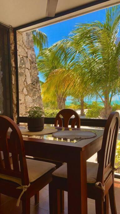 Beachfront Apartment With Swimming Pool. One Bedroom Celestun Eksteriør bilde